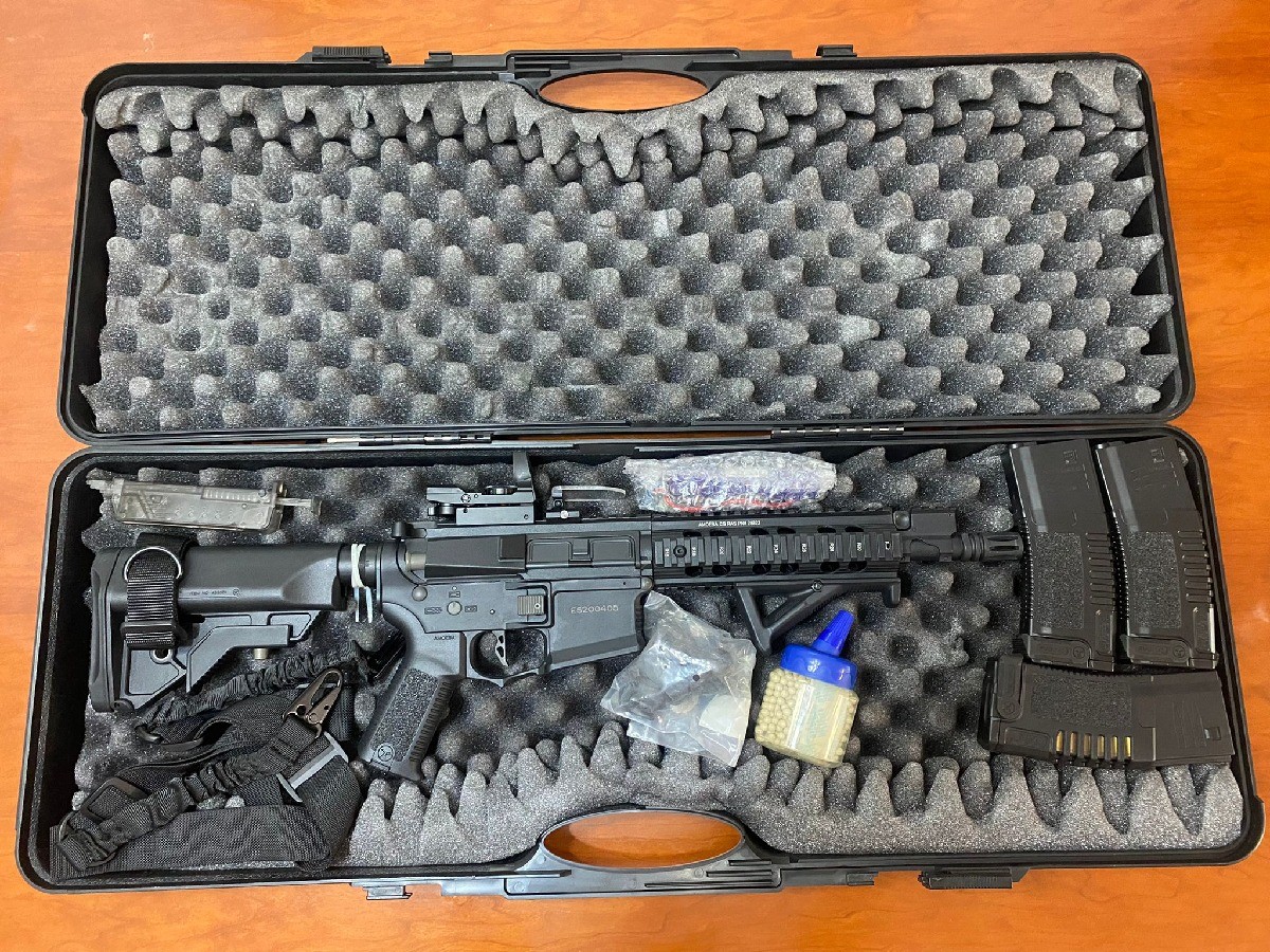 Pack arma airsoft, con accesorios y maletin 🥇 Conpactum