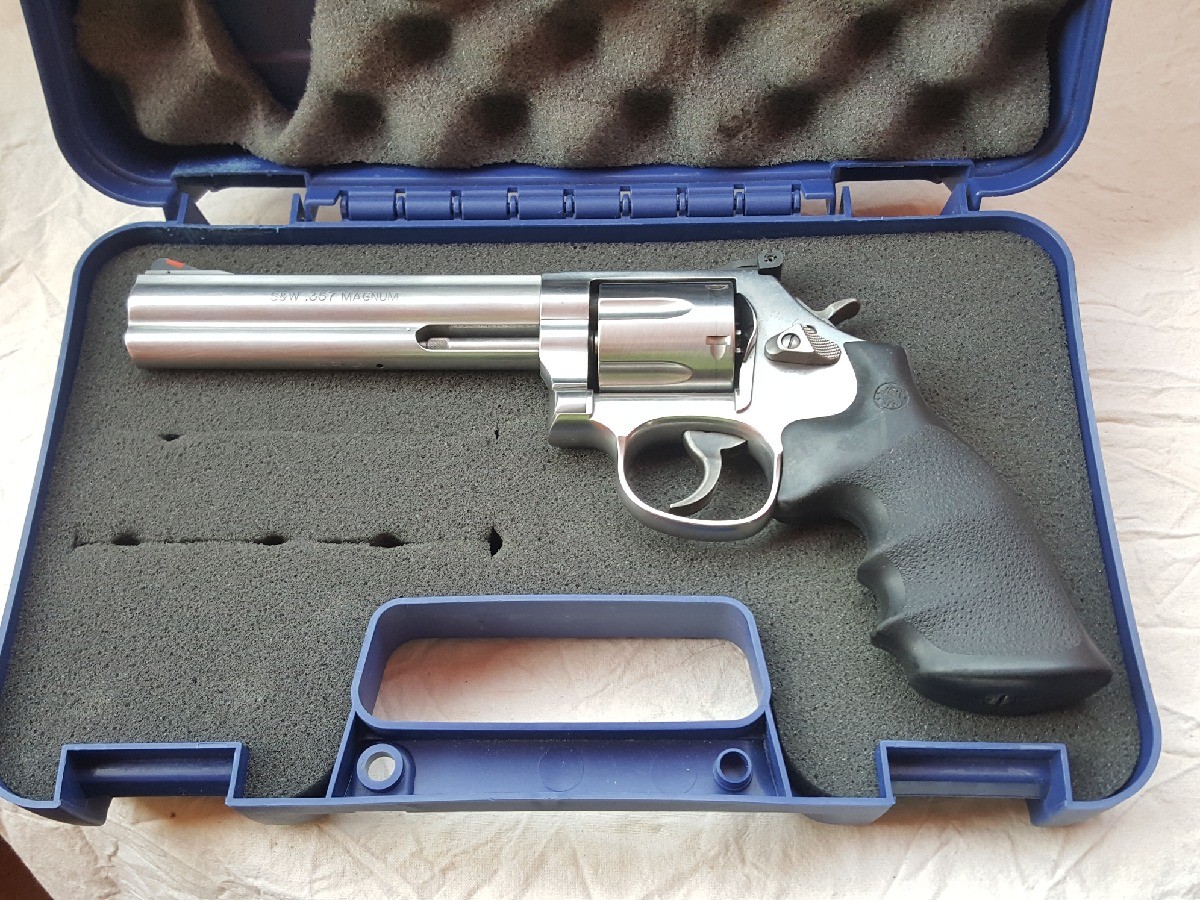 Revolver Smith and Wesson 357 Magnum