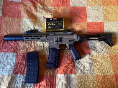 Réplica fusil de asalto AEG M4 Ronin Tan Saigo Defense