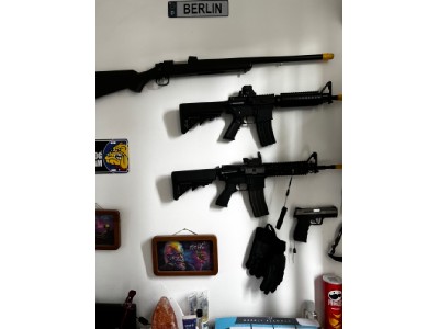 Airsoft guns each 200€ all together 600€ includes accessorie