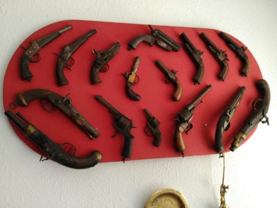Conjunto de armas antiguas