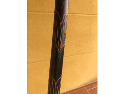 Bastón antiguo madera punta metal piramidal