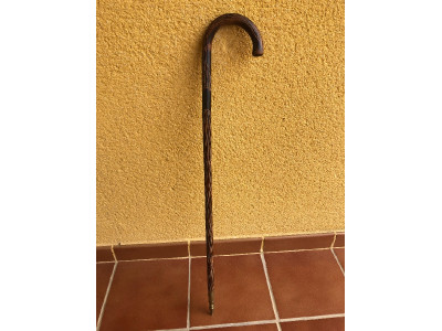 Bastón antiguo madera punta metal piramidal