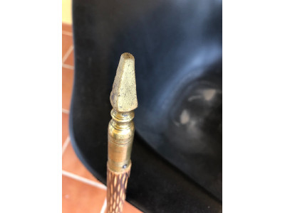 Bastón antiguo madera punta metal piramidal