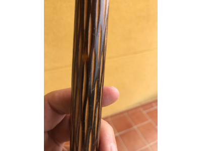 Bastón antiguo madera punta metal piramidal