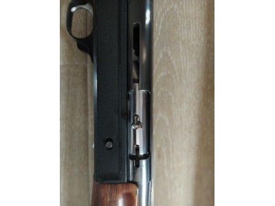 Escopeta semiautomática Benelli 121 SL