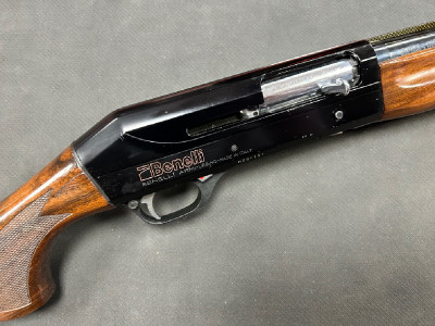 Benelli Centro