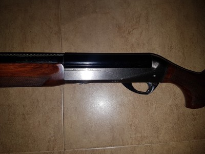 Escopeta repetidora Benelli Rafaello Crio con maletín