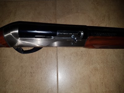 Escopeta repetidora Benelli Rafaello Crio con maletín