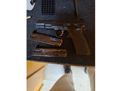 Beretta CZ 75 9mm parabelum