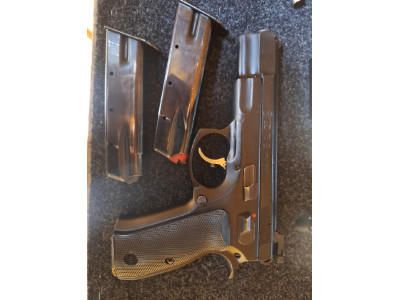 Beretta CZ 75 9mm parabelum