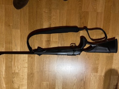 Rifle de cerrojo Blaser R93 7mm con culata carbono
