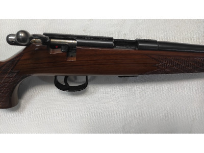 CARABINA ANSCHUTZ  CL 22 LONG RIFLE DE CERROJO  Y CARGADOR