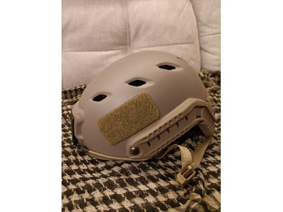 Casco de airsoft