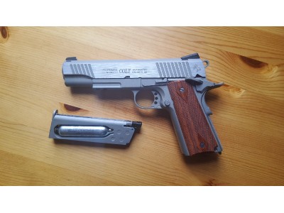 Colt 1911 CO2