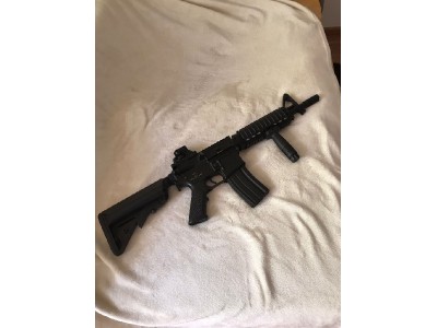 Carabina airsoft Colt M4 CQB AEG