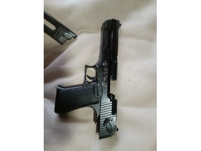 Pistola de airsoft Desert Eagle KWC