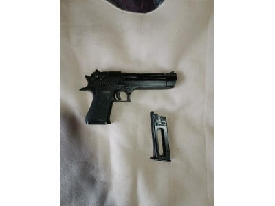 Pistola de airsoft Desert Eagle KWC