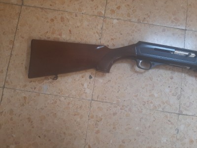 dos escopetas una benelli y otra franchi