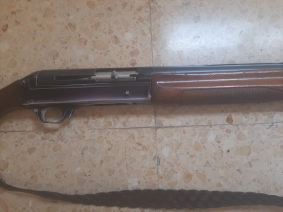 dos escopetas una benelli y otra franchi