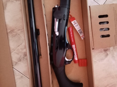 Escopeta Benelli Montefeltro Black Repetidora