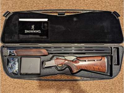 Escopeta Browning B725