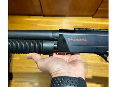 Escopeta de corredera Winchester SXP con culata ATI