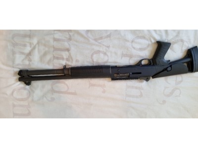 Benelli M4
