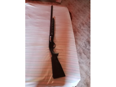 Escopeta semiautomática Benelli Montefeltro Black