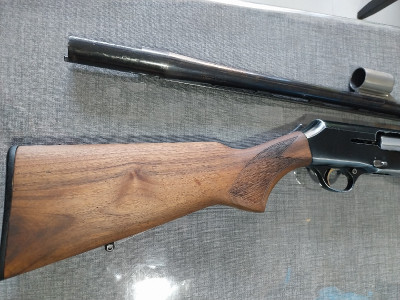 Escopeta semiautomática Browning B80 SL calibre