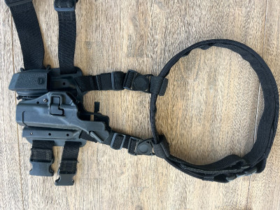 Funda Blackhawk Serpa Nivel 3 para Glock 17 y cinturón Safariland