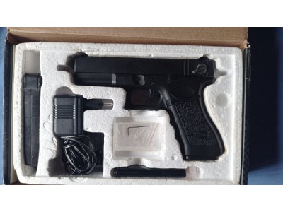 Glock 18 Eléctrica Cyma CM 0.30