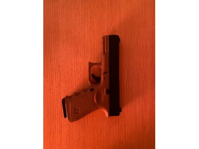 Pistola Glock 23-C de airsoft