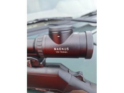 LEICA MAGNUS 
