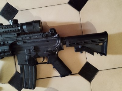 Arma de airsoft M416 upgradeada