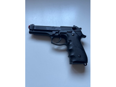 M92F Tokyo Marui Negra