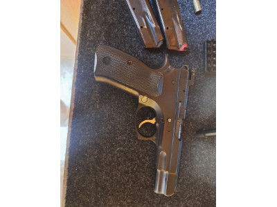 CZ 75  9mm parabelum