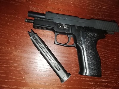 P226 E2 Tokyo Marui Airsoft y Funda IMI