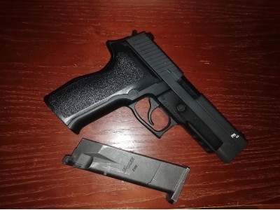 P226 E2 Tokyo Marui Airsoft y Funda IMI