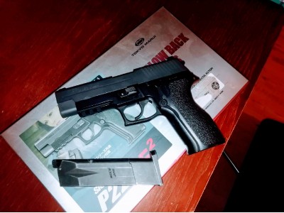 P226 E2 Tokyo Marui Airsoft y Funda IMI