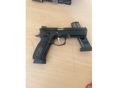 Pistola CZ 75 SP-01 Shadow 9x19 con kit de conversión a 22LR