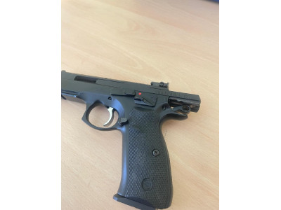 Pistola CZ 75 SP-01 Shadow 9x19 con kit de conversión a 22LR