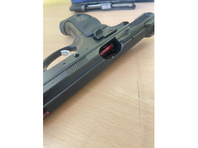 Pistola CZ 75 SP-01 Shadow 9x19 con kit de conversión a 22LR