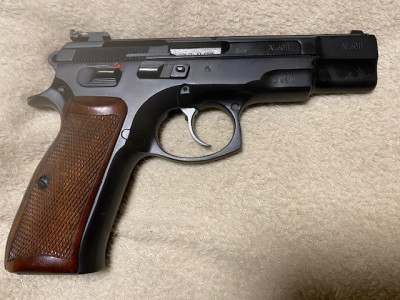 PISTOLA CZ BRNO-85 9MM PARA. + KIT DEL CAL. 22LR