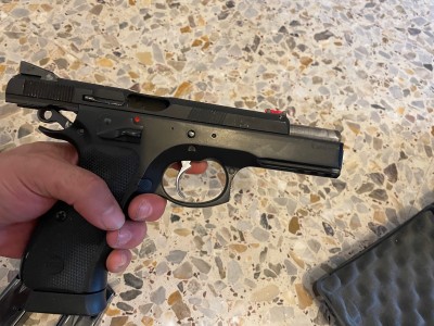 Pistola CZ75 SP-01 Shadow