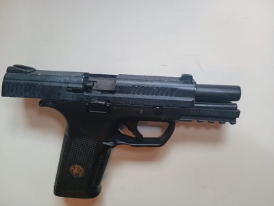 Pistola Full Metal ICS Alpha