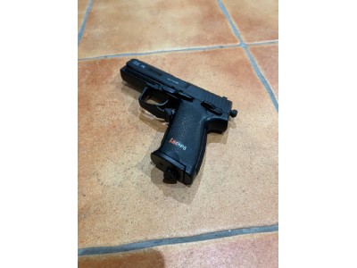 Pistola de airsoft H&K P8