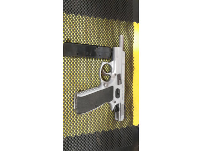 Pistolas CZ 75 B 9.mm