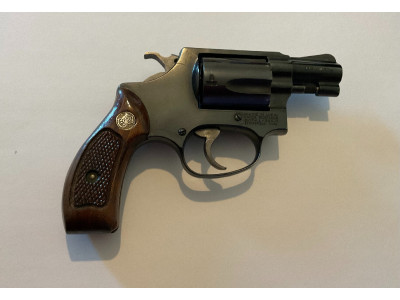 Revólver Smith & Wesson Chiefs Special cal. 38 Sp.