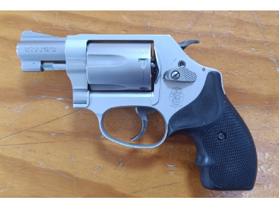 S&W M637